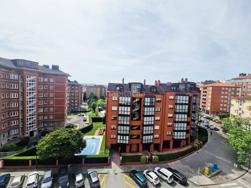 Foto 840b1b3b-ff05-4398-8308-7b8aa272f18d. Flat with heating parking in Centro Avilés