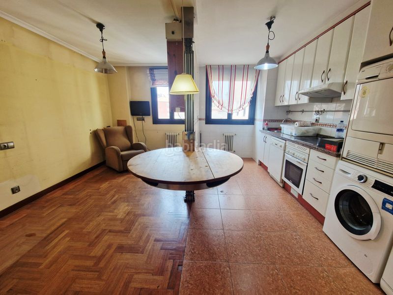 Foto fea76329-08ed-4331-91c1-70b404215ee6. Flat with heating parking in Centro Avilés