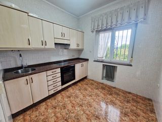 House in Pillarno. Casa en venta a cinco minutos del centro de  aviles. totalmente