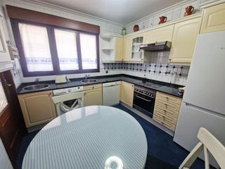 Piso  Avilés - sabino alvarez gendin. Zona parque de ferrera. piso de 100m2 todo exterior  y con dos p