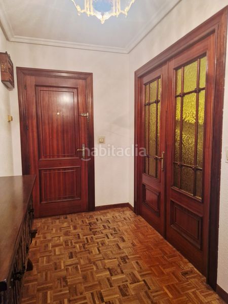 Foto b0a38bfe-9f1a-403e-bee3-96a24fb17bd5. Pis amb calefacció aparcament a Centro Avilés