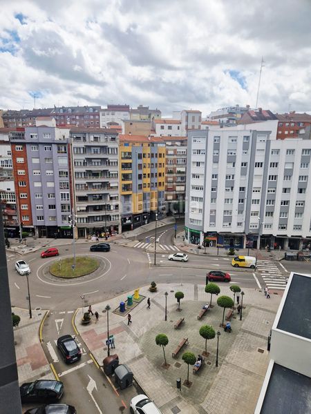 Foto 6bd72ef2-46b2-4d66-ba68-cb9b4d19e056. Lloguer pis amb calefacció aparcament a Centro Avilés