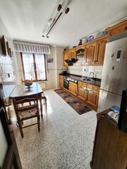 Flat  Cl gutierrez herrero. Zona puerta de la villa. 2 dormitorios, salón, cocina y baño. de