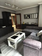 Appartement à Centro. Amplio piso zona meanas, exterior. tres dormitorios, plaza de ga