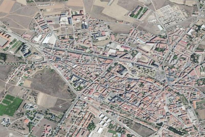 Foto 7614444d-0fa8-467d-976c-0a4133f1e97d. Aparcament cotxe a Astorga