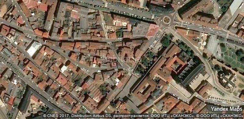 Foto fbea53c9-ede5-4ad3-9c07-661c00c57f33. Aparcament cotxe a Astorga