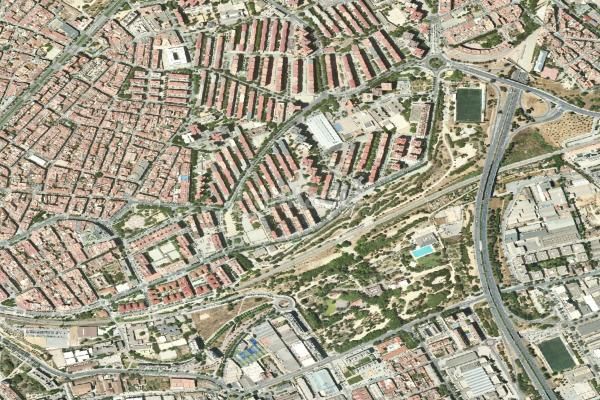 Foto b23f6322-0008-4492-94b0-dfe5d62b182b. Casa a Sant Ildefons Cornellà de Llobregat