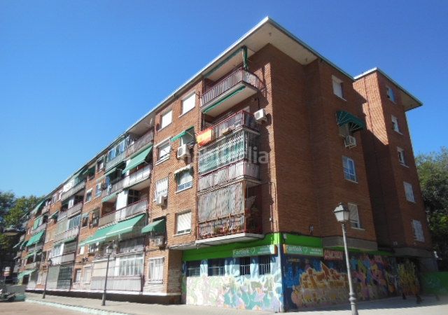 Foto 568b3ee9-6c51-495c-9d98-a0d4c3a72874. Pis a Descubridores-Escritores Leganés