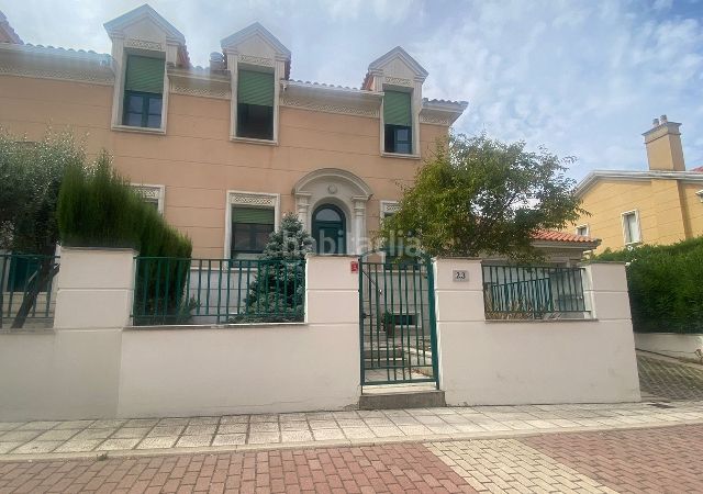 Foto 64516f8c-bf35-40ac-b28f-4d89e13e21fe. Casa a El Berrocal Valladolid