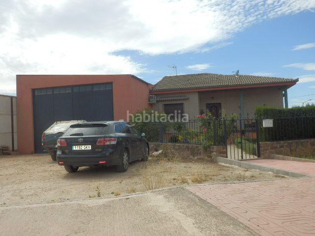 Foto 3c3a8613-4dfd-48f1-b8d8-9a115f3e2657. Pis a Arquillos
