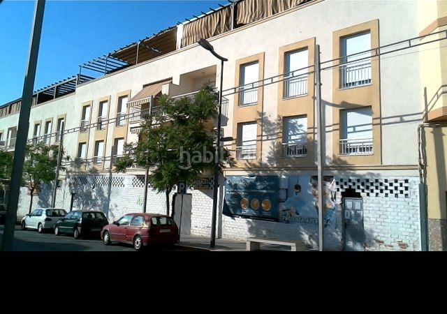 Foto b5d95cbd-d6a9-468b-b9e0-ce63f9c6aea1. Aparcament cotxe a Baena