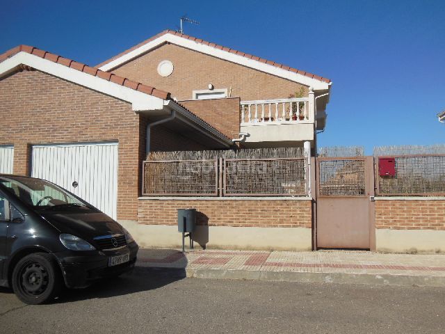 Foto a6d4d3df-6102-43ee-8f18-9641ce34fb16. Pis a Fontanar