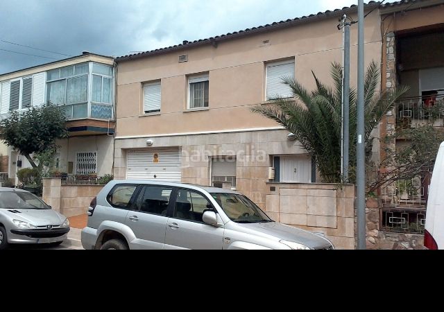 Foto 7eeb7fb7-ec61-49fe-b3ae-4b41d43e2196. Pis a Sentmenat