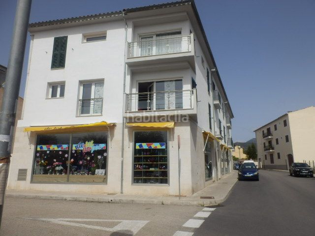Foto c0493d84-2960-4918-bb2a-4bf254aaf306. Aparcament cotxe a Binissalem