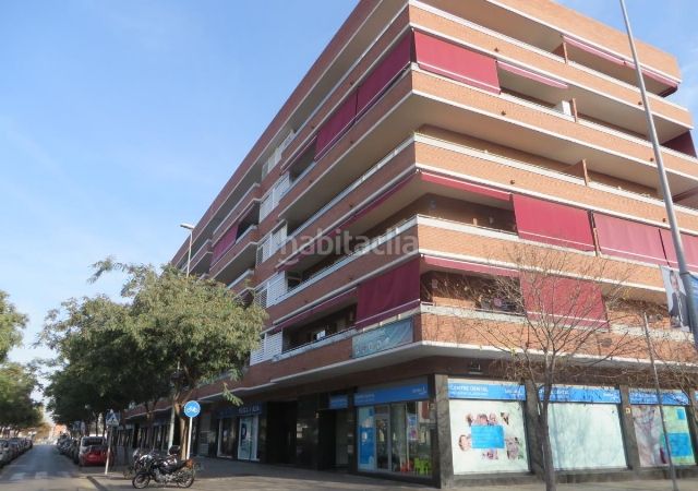 Foto abfacb09-f0bf-4a19-b100-e2f18b6cbab2. Aparcament cotxe a Vilamarina Viladecans