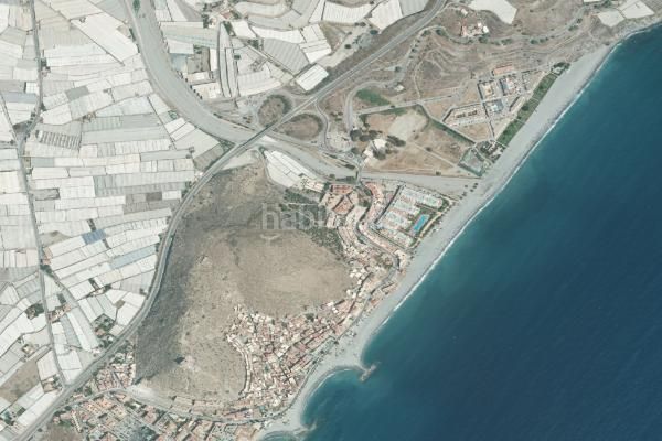 Foto 5698849e-bc4a-48b0-89de-673f2dea8206. Aparcament cotxe a Castell de Ferro