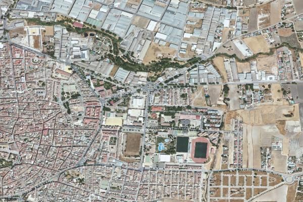Foto aa4a18ce-8cca-4b77-aa70-653a237efdfb. Pis a Poleares Lucena