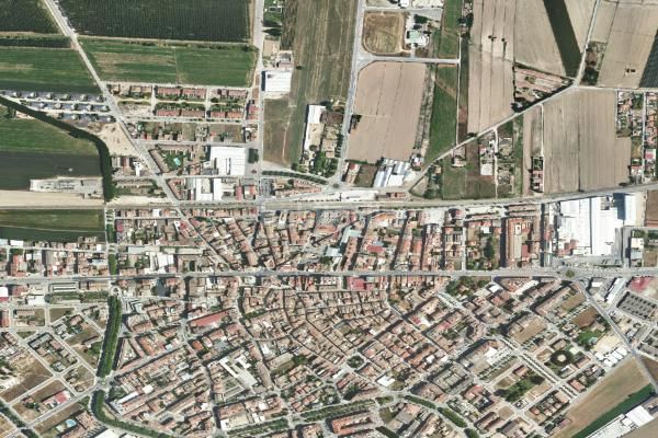 Foto db932f3e-3f84-4783-8068-faa6b52fea11. Aparcament cotxe a Mollerussa