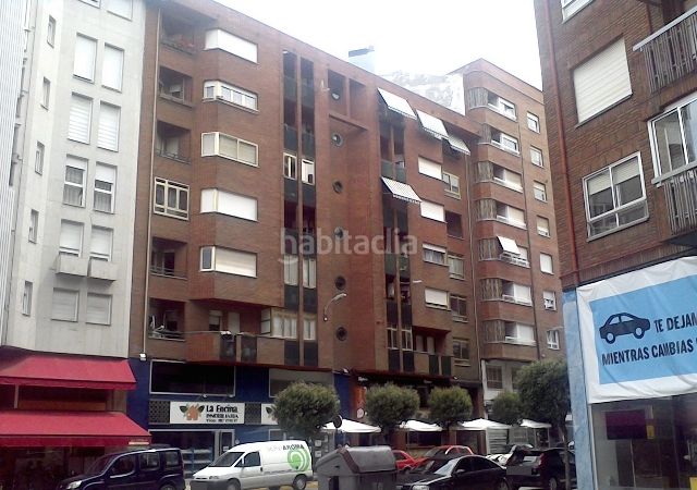 Foto 688de963-0e73-4b18-adfe-551297443bd7. Aparcament cotxe a Centro Ponferrada