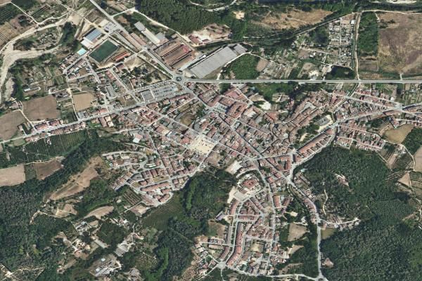 Foto fb4e8d4e-99bf-49e9-a0c3-42b3a83b837d. Terreny residencial a Anglès