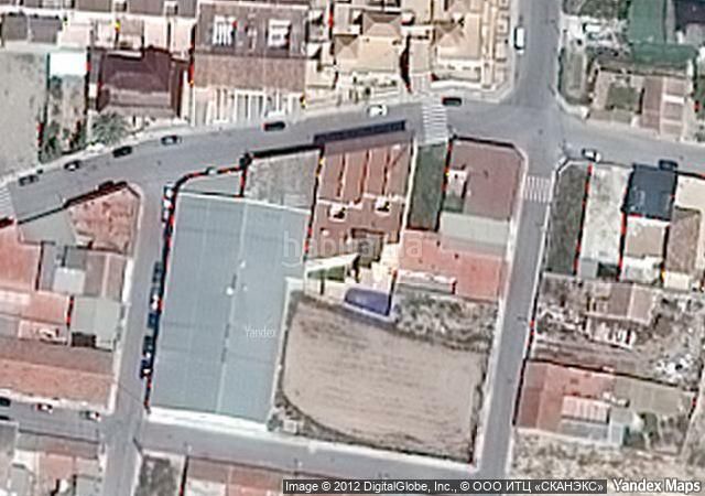 Foto ec646286-84d4-4e4b-a112-ae821526f592. Aparcament cotxe a Cox