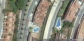 Aparcament cotxe a Zona Centro Comercial Torrequebrada. Gran oportunidad de inversión en subastas de activos!garaje en v