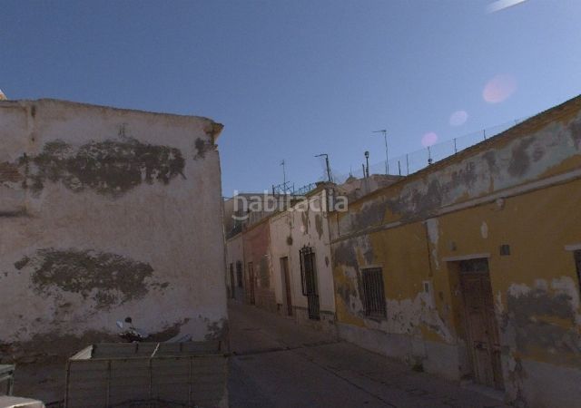 Foto c449bee1-b7ba-414b-aa62-96da3cf561b4. Casa a Centro Almería