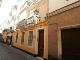 Pis a Ctra Jerez-Ctra del Puerto. Gran oportunidad de inversión en subastas de activos con cesión