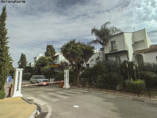 Parking coche en Puente Romano