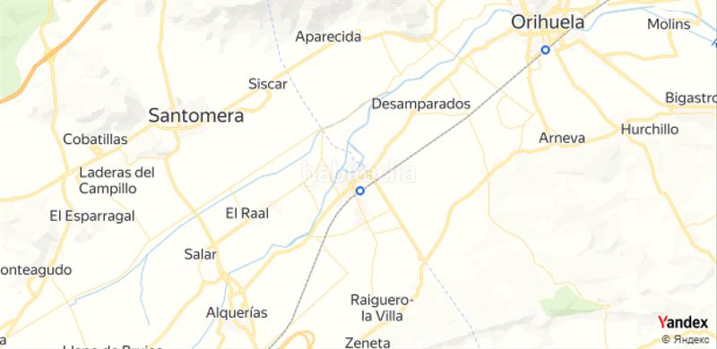 Foto 5538bb0b-5b9f-4973-bc60-7ec00d6a955a. Autoparkplatz in Beniel