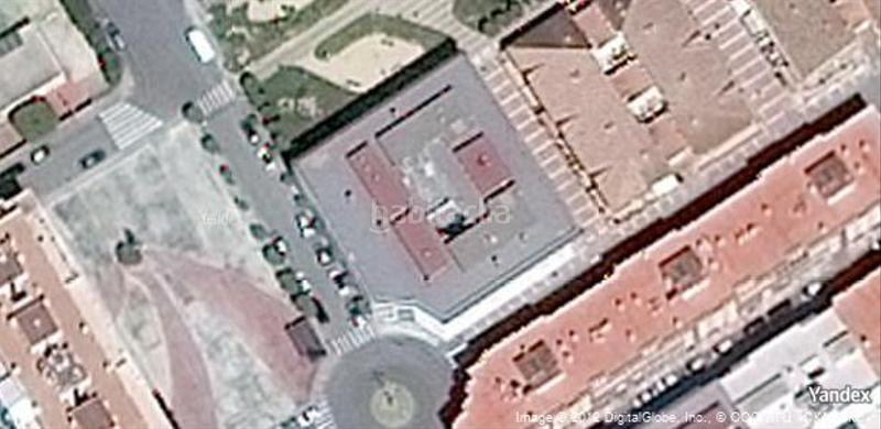 Foto b843a43b-2079-47b5-b5b1-8ef9b125a695. Autoparkplatz in Beniel