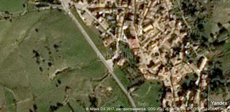 Foto f4bda01a-8b40-44d7-a901-9b610c1fa534. Aparcament cotxe a Benaocaz