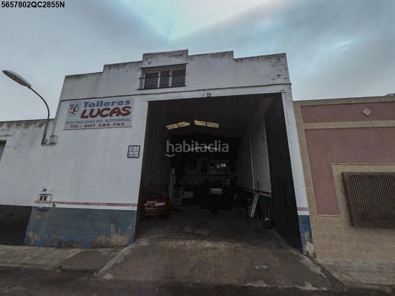 Foto a1adf9a0-04fe-47f9-aac6-b69bf5981e96. Fabrikhalle in Almendralejo