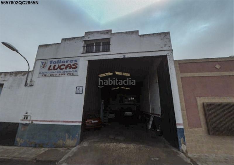 Foto f1b1a27b-5b91-4657-b33c-ca19bc5a1714. Fabrikhalle in Almendralejo