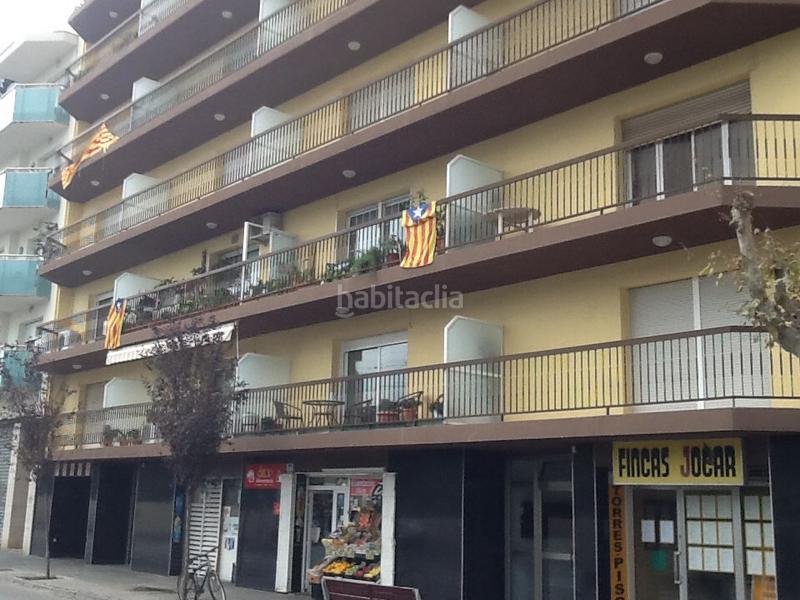 Foto c6576aab-f28e-4c96-b118-0ea23fd2119e. Parking voiture dans Calafell platja Calafell