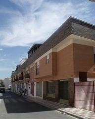 Locale commerciale in San Cayetano