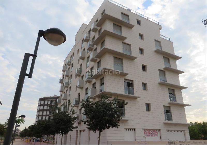 Foto 6318abd5-34ce-4d2c-bfba-a0a4061eb6b7. Aparcament cotxe a Juan Carlos I Murcia