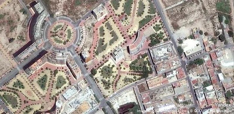 Foto 5176c3b1-9f5c-4ccd-ba37-85863025e1f9. Autoparkplatz in Juan Carlos I Murcia