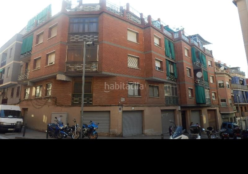 Foto 9979ee09-e4a7-45e7-bd78-0da0daeddcd0. Maison dans Fondo Santa Coloma de Gramenet