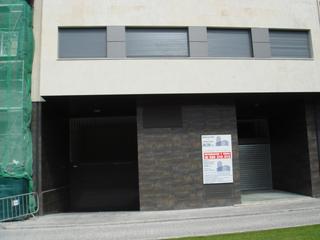 Miete Autoparkplatz  Rúa avilés de taramancos. Amplia plaza de garaje de 5 metros de largo, pasillos amplios y