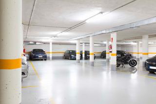 Autoparkplatz in N/a. Garaje grande con trastero centrico