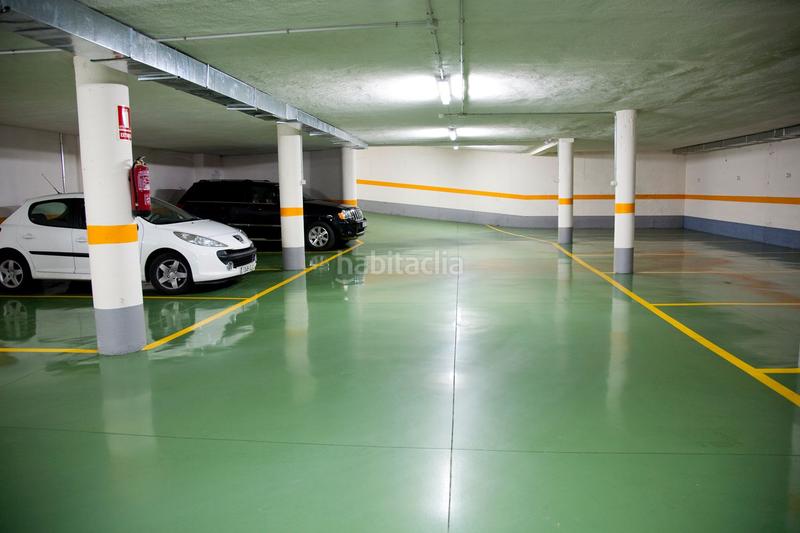 Foto 45f99aa4-2b85-44a8-a6a2-c93b40498548. Alquiler parking coche garaje para coche de 5 metros de largo en Ourense