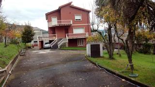 Casa  Lugar quintela canedo. Gran chalet  a 2 minutos de ourense