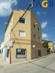 Casa a Calle san roque 52. Inmueble con usos diversos