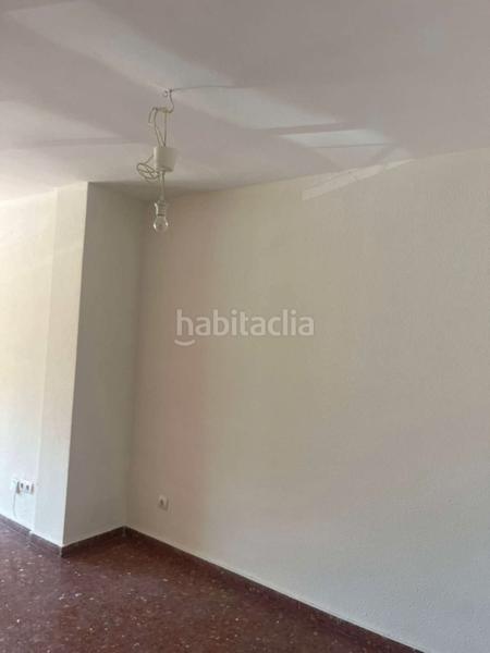 Foto 453a2f7e-bc75-49a4-9d84-3ea6ebd28c9a. Piso en Martiricos - La Roca - La Rosaleda Málaga