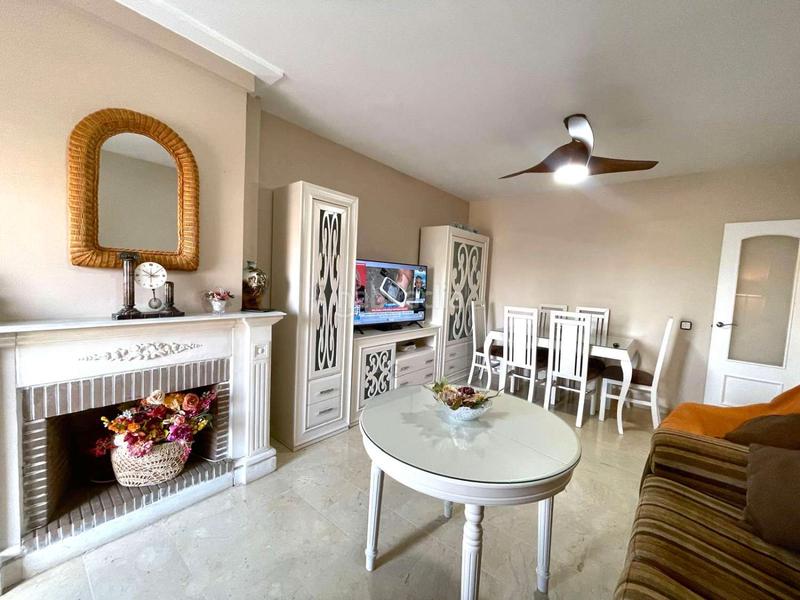 Foto 370c1409-e2f6-4f32-959f-50ca83588ba0. Flat with parking in Paseo Marítimo de Levante Torre del Mar