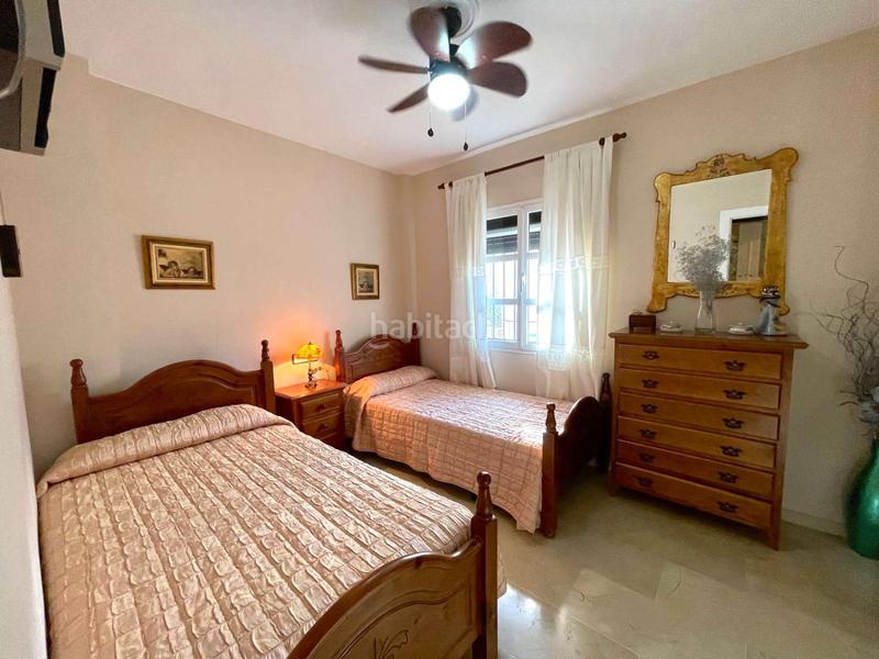 Foto 79d98bda-3ce1-4722-8ac9-0e213920d117. Flat with parking in Paseo Marítimo de Levante Torre del Mar