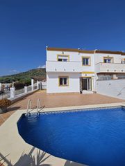 Chalet in Alcaucín
