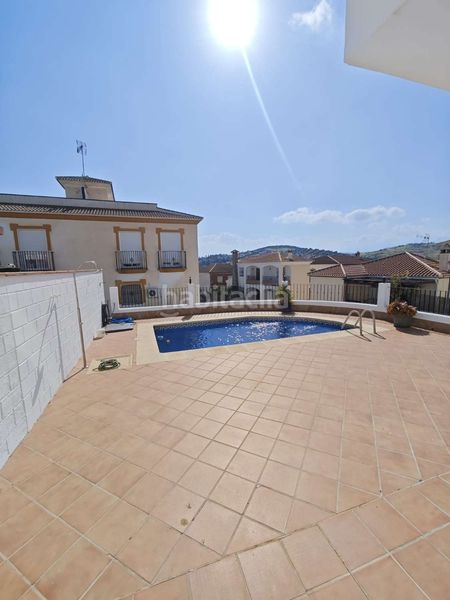 Foto f26ca133-2a6c-46f4-a239-0bed7217c6d6. Xalet amb aparcament piscina a Alcaucín