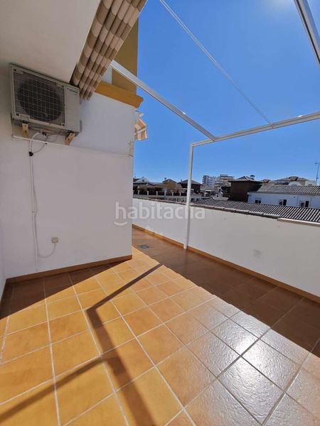 Foto 731794c6-0683-4fb4-9f9f-931f1ae4bfe1. Àtic amb calefacció aparcament piscina a Paseo Marítimo de Levante Torre del Mar